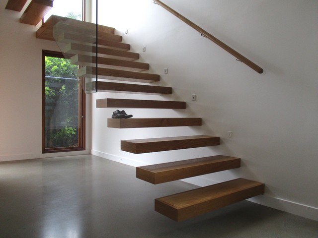 Byron Bay Hinterland House cantilevered stairs 2