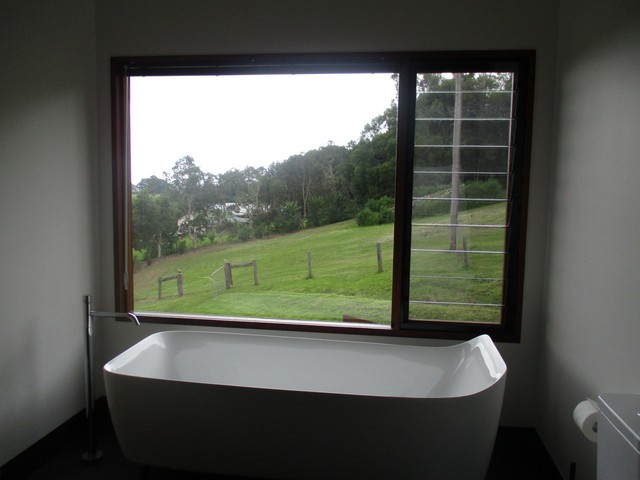 Byron Bay Hinterland House bath with view